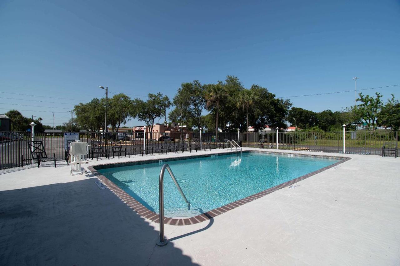 Motel 6 Tampa Near Fairgrounds - Casino Ngoại thất bức ảnh