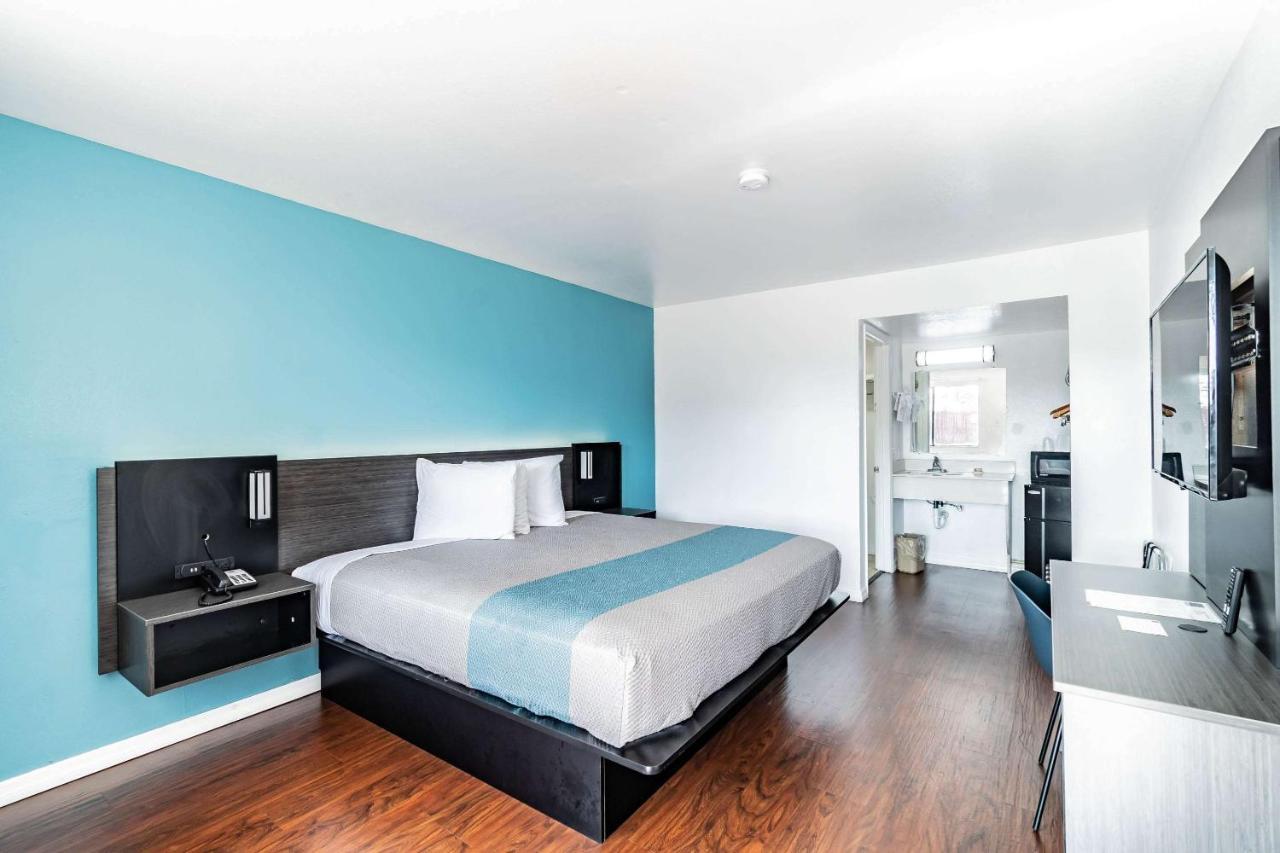 Motel 6 Tampa Near Fairgrounds - Casino Ngoại thất bức ảnh
