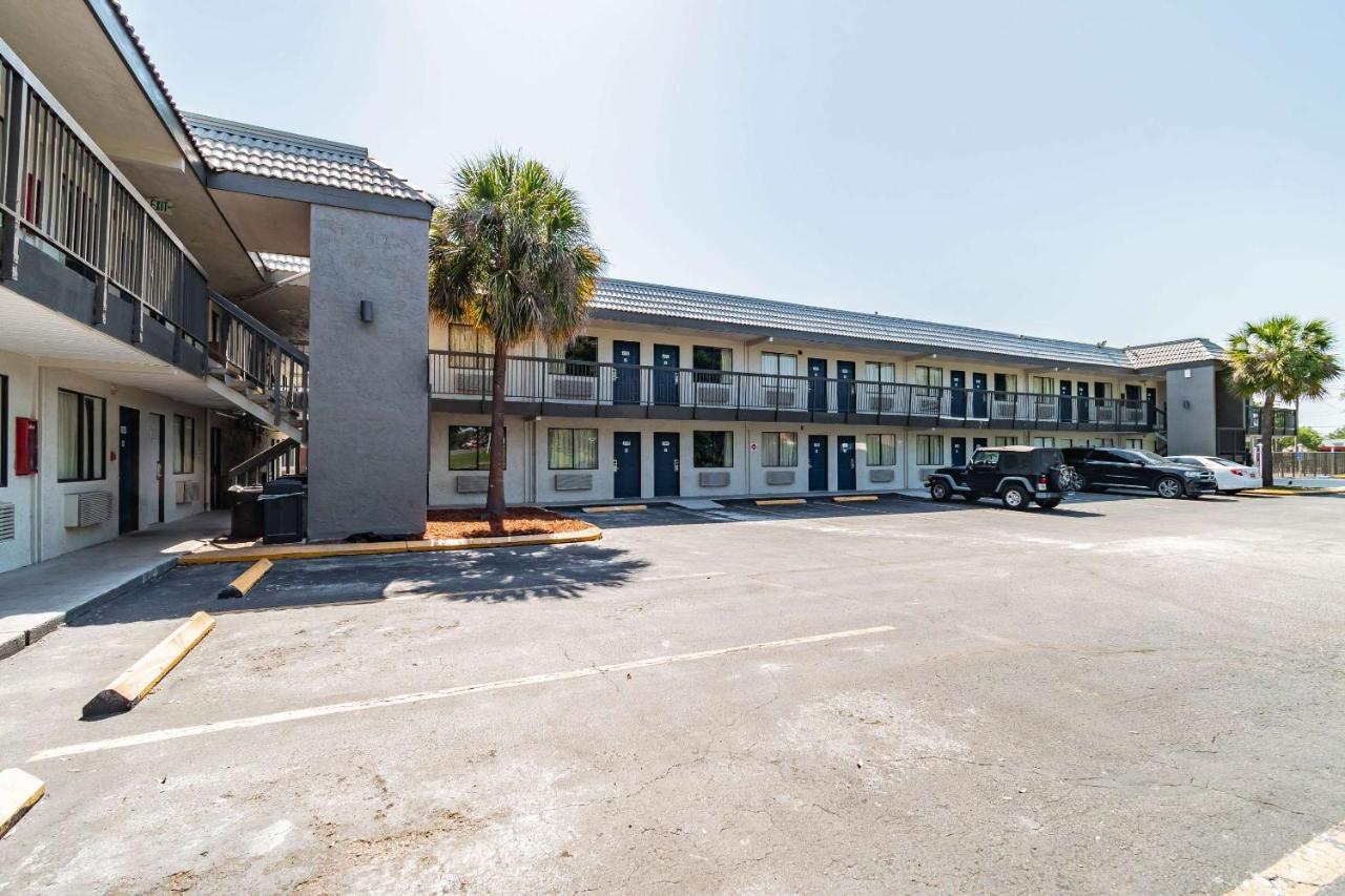 Motel 6 Tampa Near Fairgrounds - Casino Ngoại thất bức ảnh