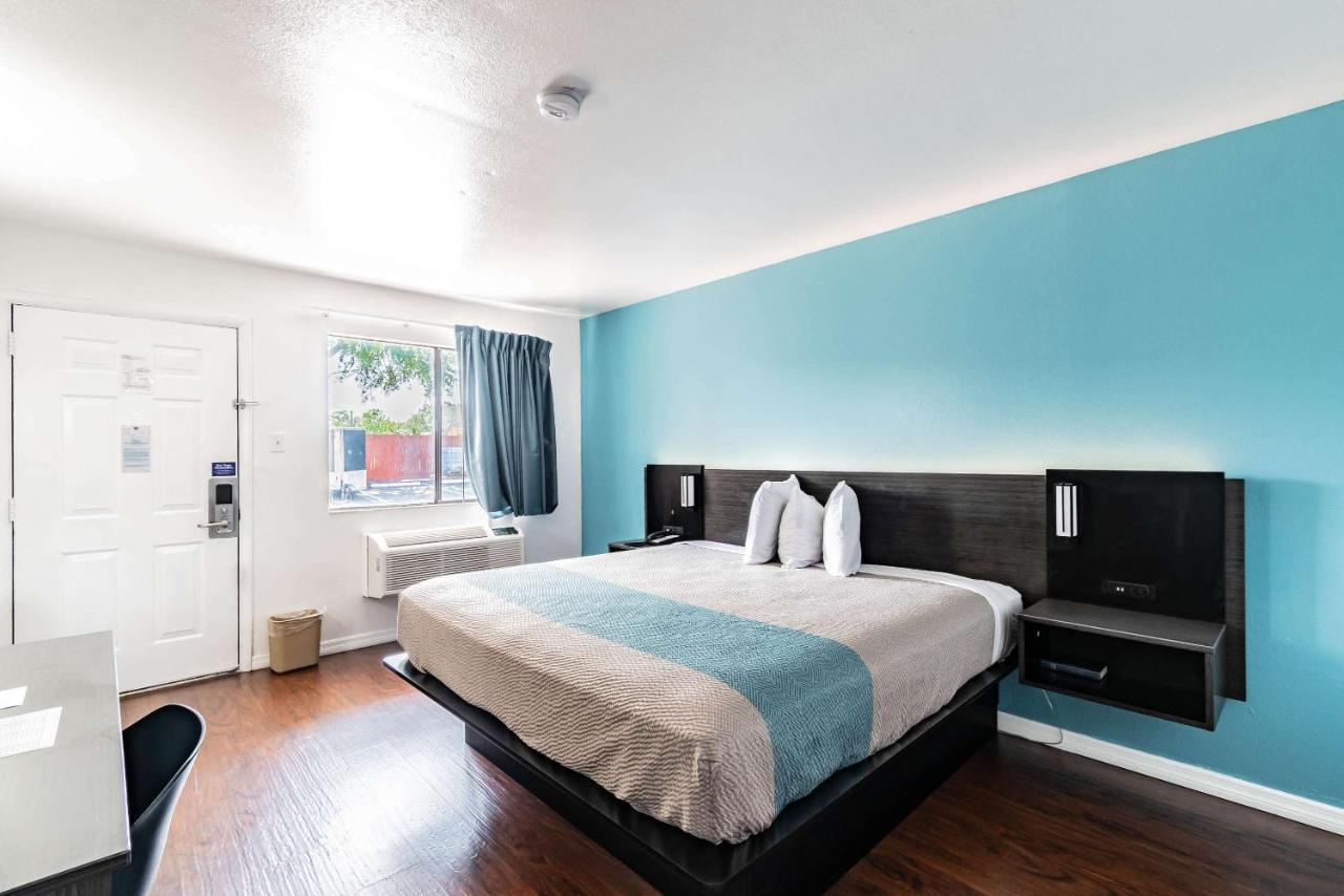 Motel 6 Tampa Near Fairgrounds - Casino Ngoại thất bức ảnh