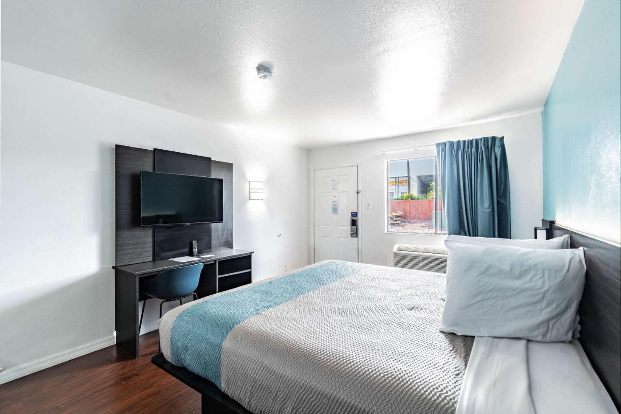 Motel 6 Tampa Near Fairgrounds - Casino Ngoại thất bức ảnh