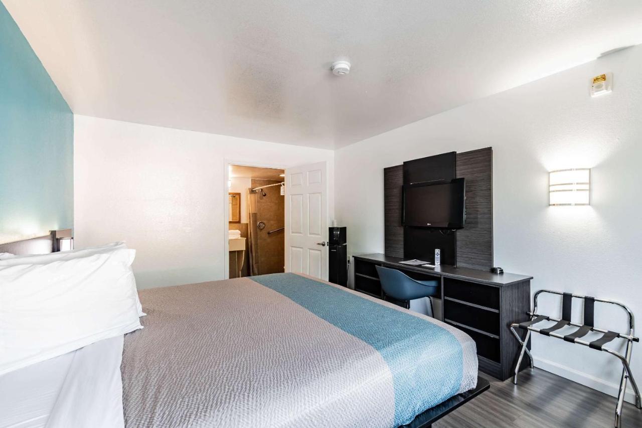 Motel 6 Tampa Near Fairgrounds - Casino Ngoại thất bức ảnh